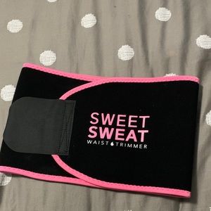 SWEET SWEAT WAIST TRAINER